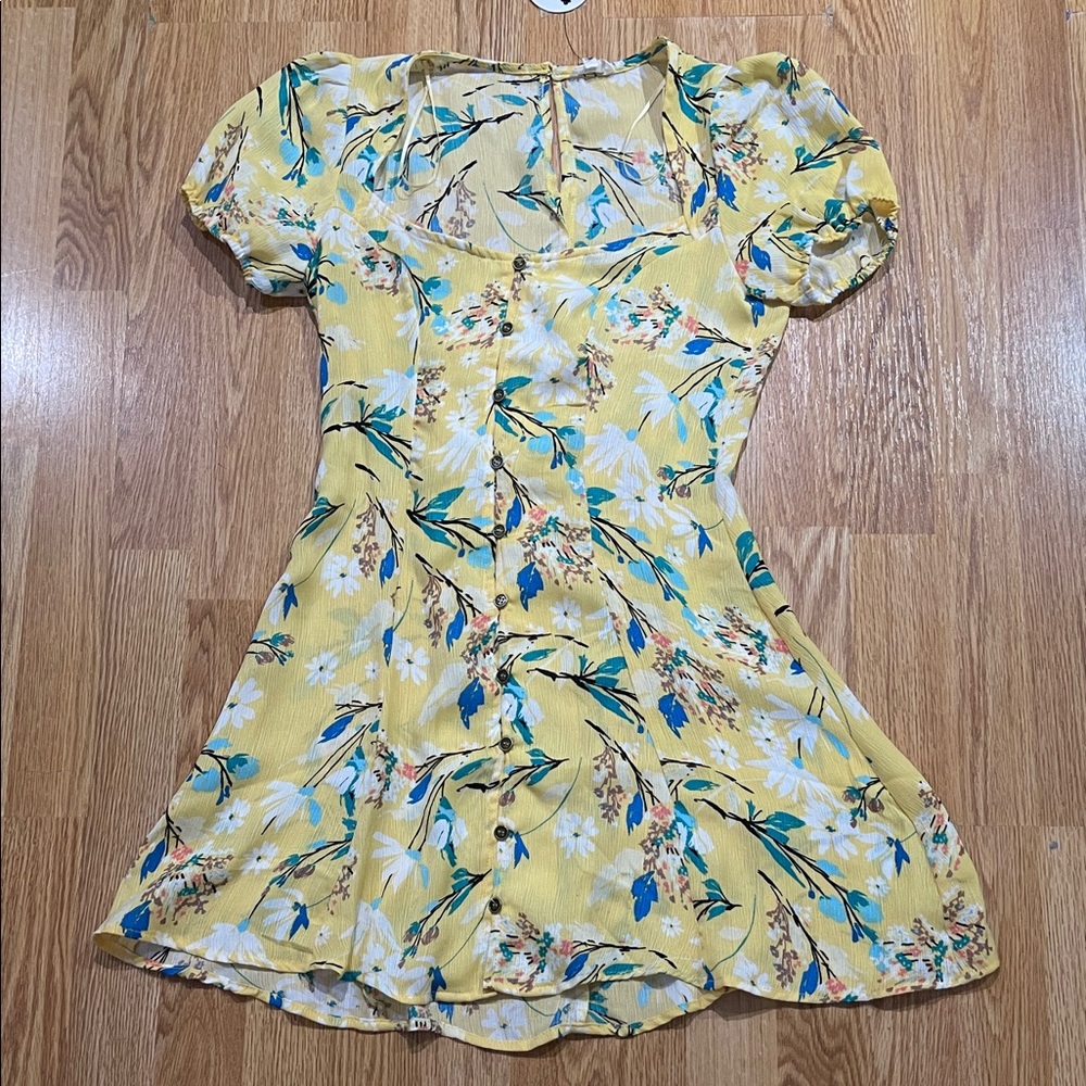 En Creme Yellow Floral Short Dress with Puff Sleeves